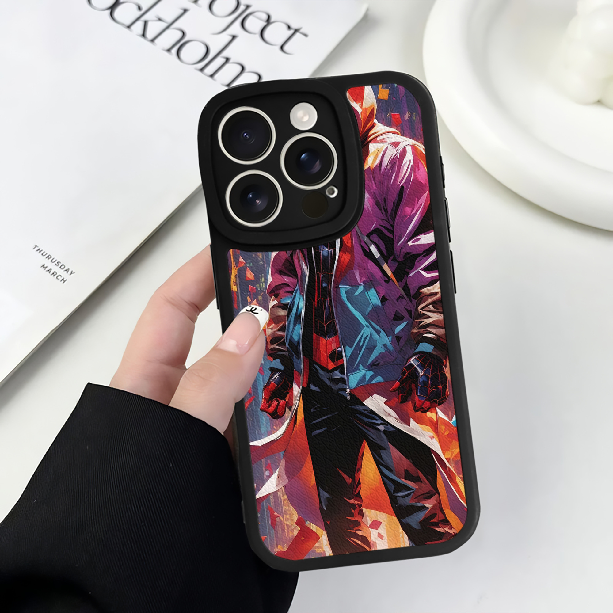 （画像用） Spider Man スパイダーマン 【iPhone 16シリーズ対応】シリコンスマホケース（レザー調） 材質：シリコン